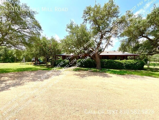 Photo - 1010 Brooks Mill Rd