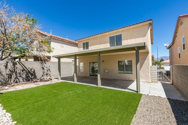 Photo - Stunning 4 bedroom, 2.5 bathroom