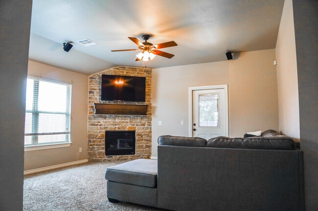 Photo - 324 SW 147th St