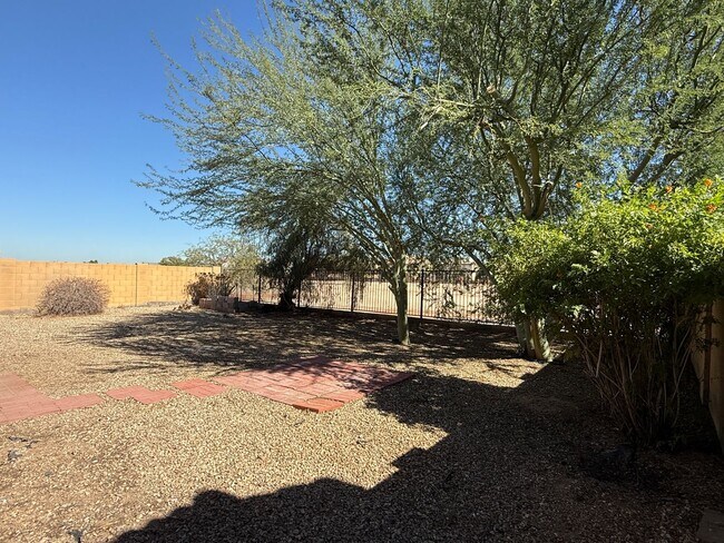 Photo - Spacious Home 4 bed, 3 bath home in Presti...