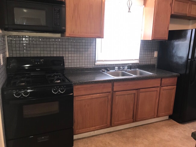 Photo - 2633 W 21st St