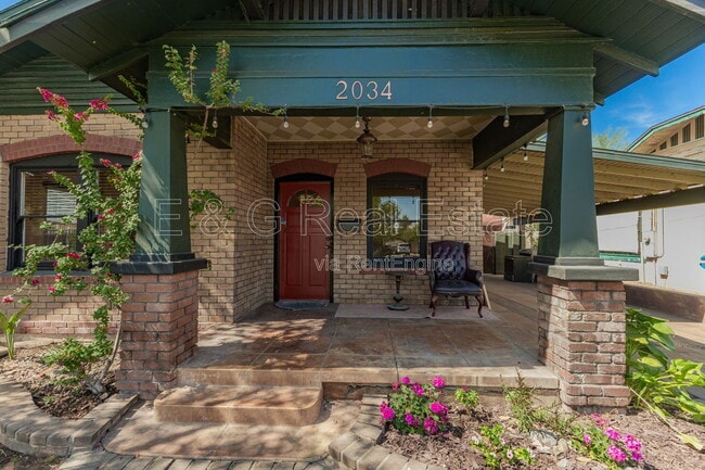 Building Photo - 2034 N Mitchell St