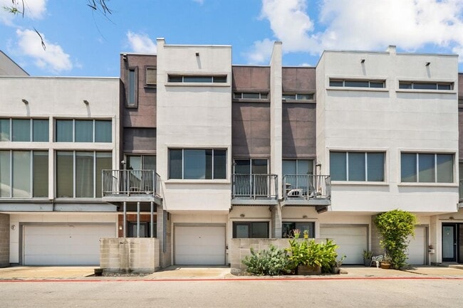 Building Photo - 4801 S Congress Ave Unit D4
