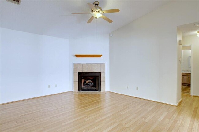 Photo - 5910 Jacob Glen