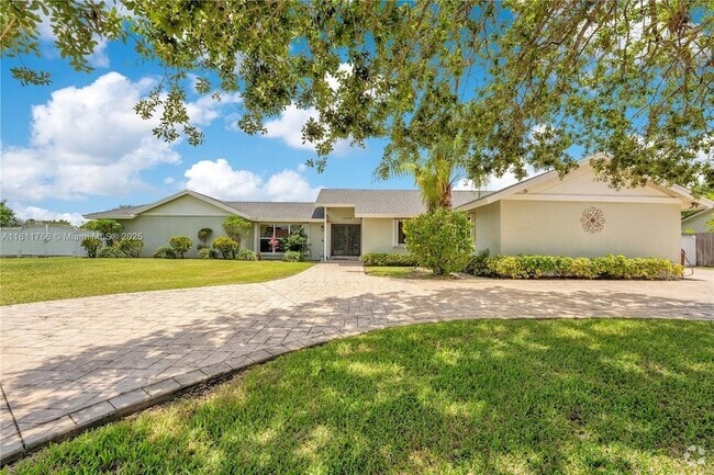 Building Photo - 15300 SW 164th St Rental