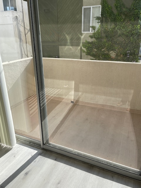 balcony facing Bayview - 411 Monterey Blvd Apartments Unit A