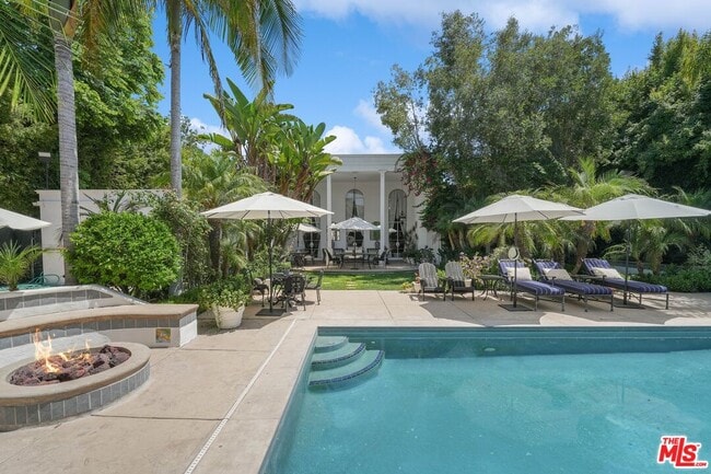 717 N Rodeo Dr