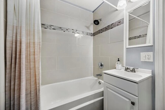 Photo - 555 N 68th Ave