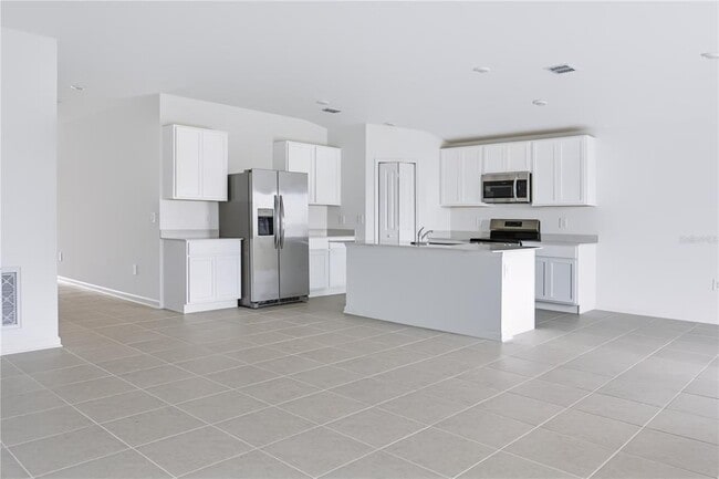 2406 McKinley Dr