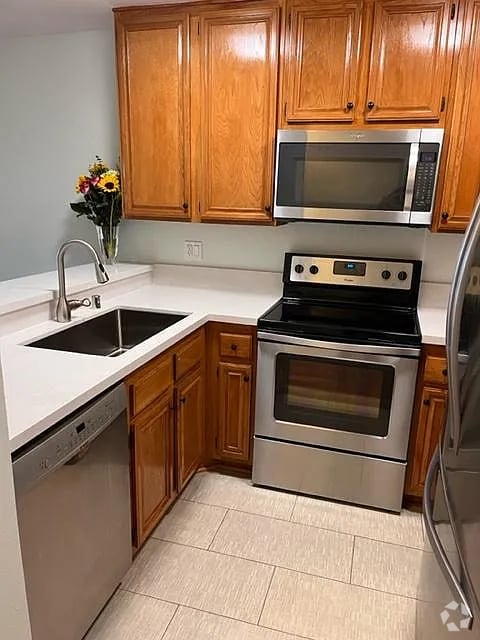 Building Photo - 2630 Erie St Unit 7 Rental