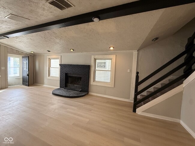 Photo - 250 Koehne St