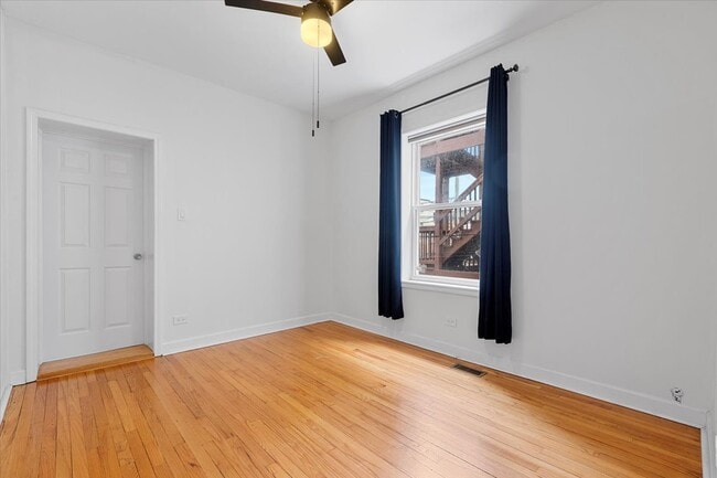 Photo - 6445 N Greenview Ave Condo Unit 1