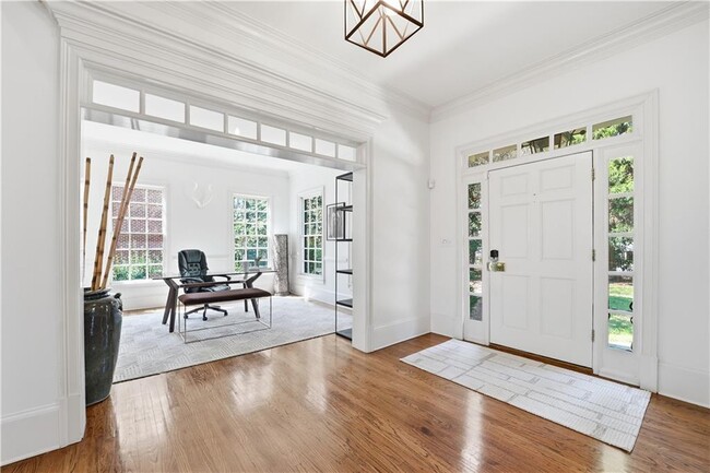 Photo - 1124 Moores Mill Rd NW