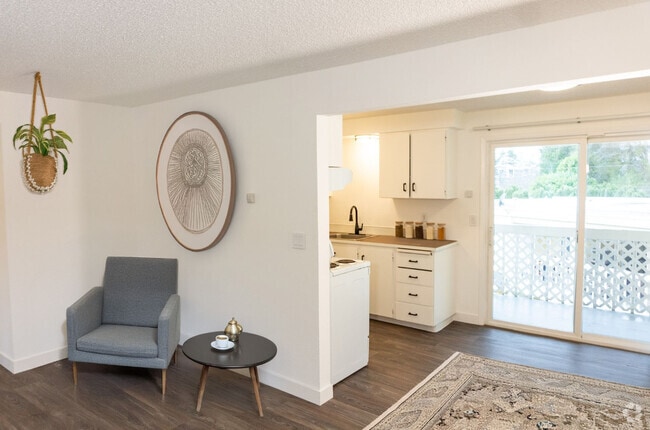 Building Photo - Cascade Terrace Rental
