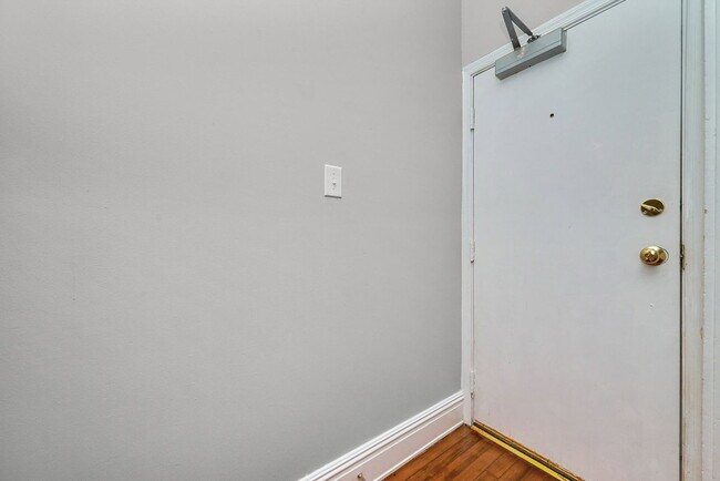 Photo - 2215 W Grace St Unidad Apt 1