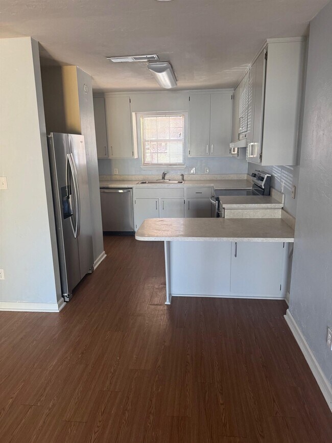 Photo - 3748 Donovan Dr