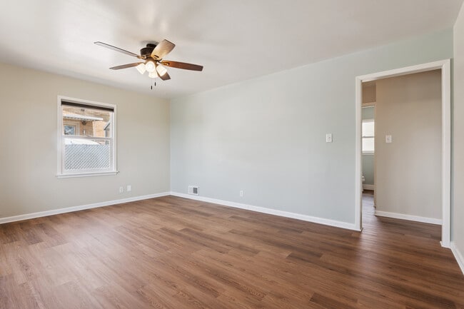 Photo - 734 Taylor Ave