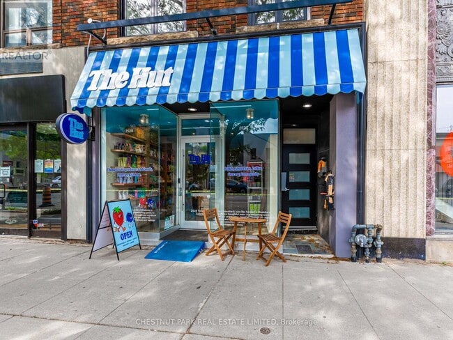 Photo - 2528 Yonge St Unité 1