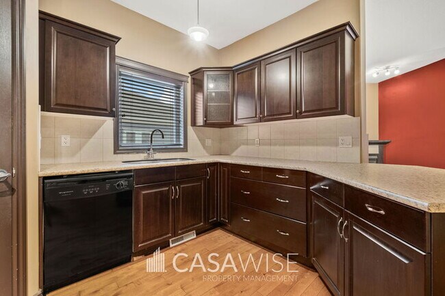 Photo - 102 W Haven Dr