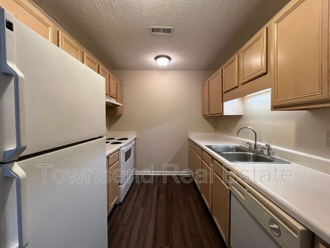 Photo - 2587 Gotts Ln