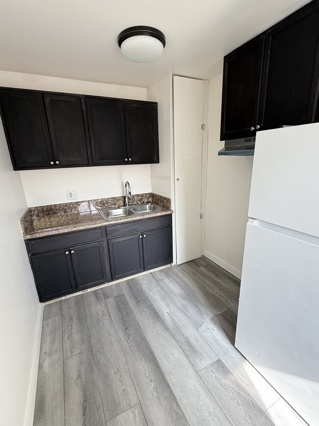 Photo - 12521 Rose Ave Unidad 4