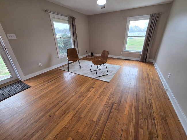 Building Photo - Room in House on Lucky Ct