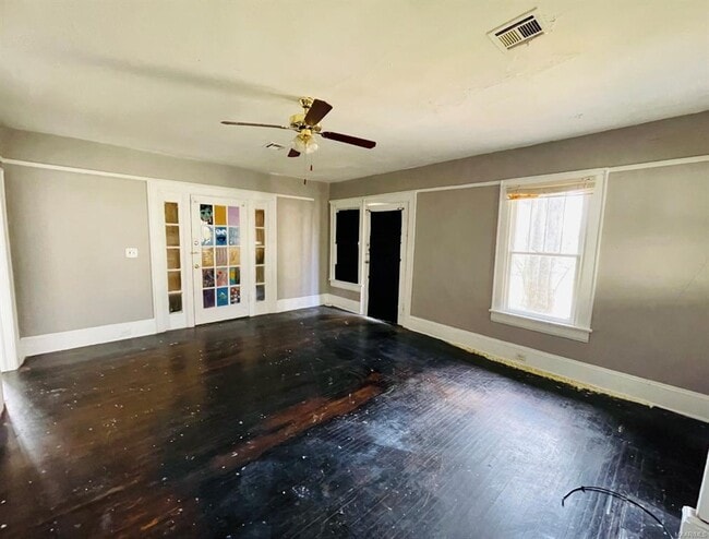 Photo - 39 S Lewis St