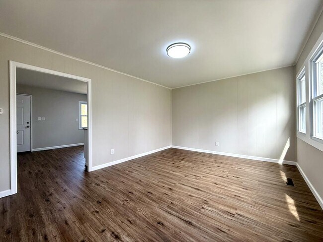 Photo - 271 Sawmill Rd