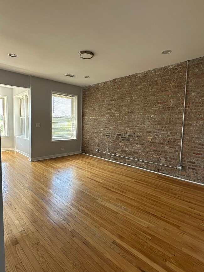 Living room area 1 - 3626 W Polk St Unit 3
