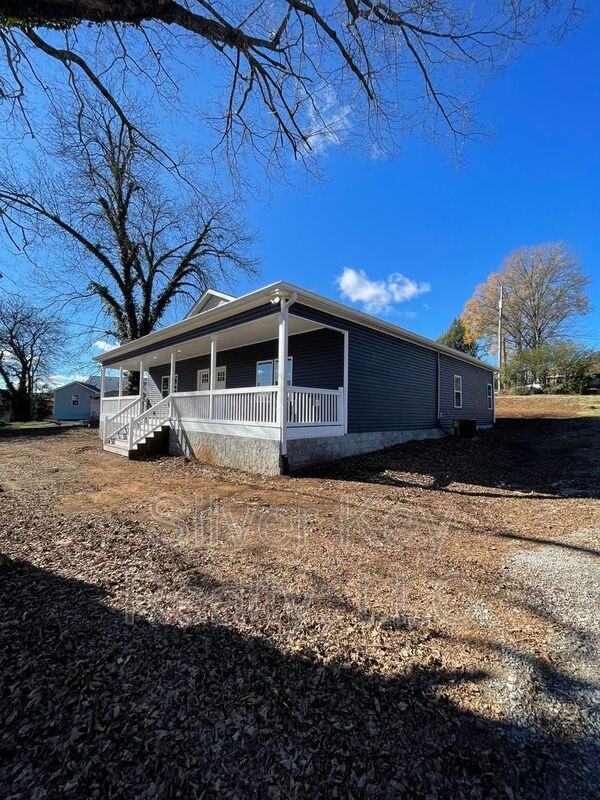 402 Ingleside Ave