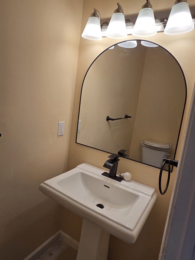 Building Photo - 6803 Ammendale Way Rental
