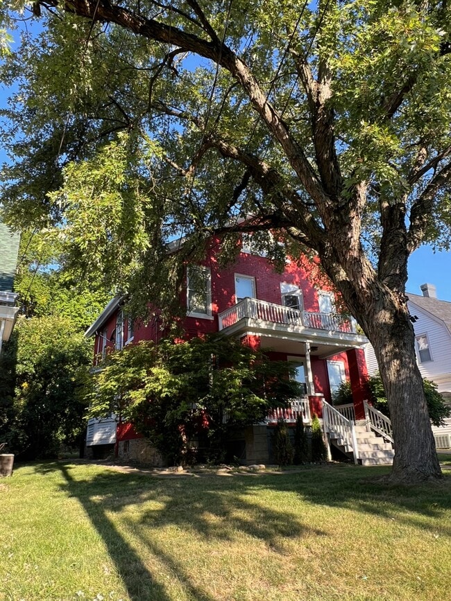 Photo - 905 Suire Ave