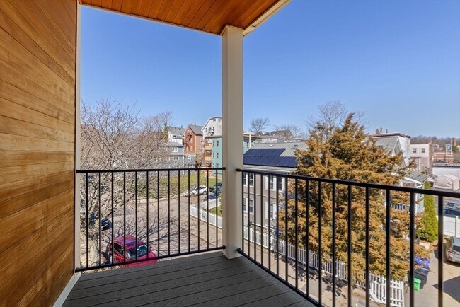 Photo - 17 Chestnut Ave Unit 3