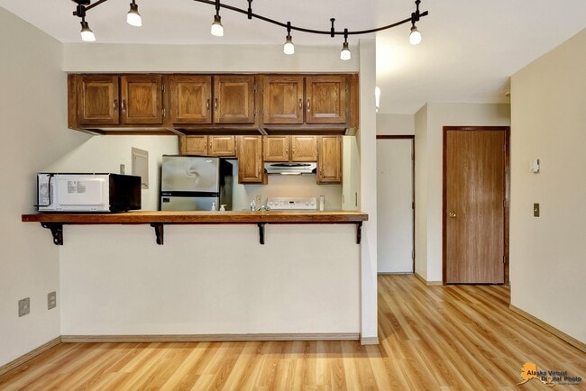 Building Photo - 2201 Romig Pl Unit 2201 Romig Place