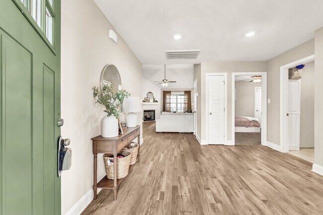 Photo - 516 Castle Pinckney Ln