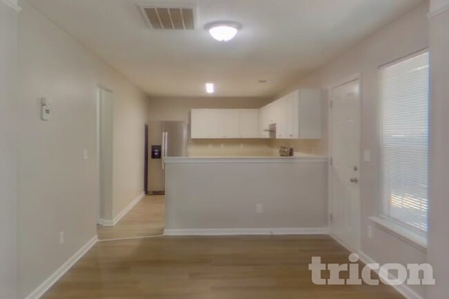 Photo - 121 Eagle Pointe Dr