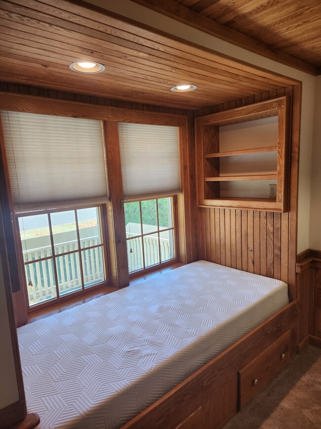 Photo - 326 S 13th St