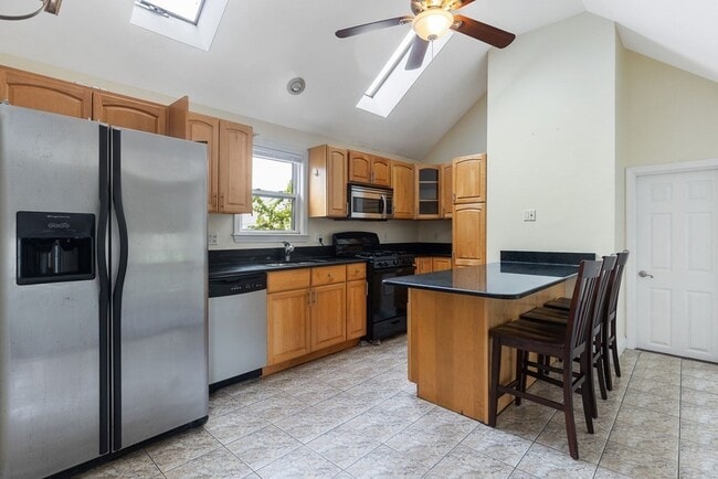 Photo - 288 Bowen St Apartment Unit 1