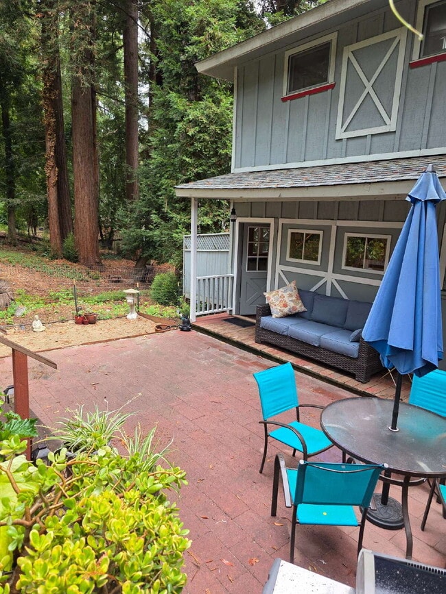 Building Photo - The Carriage House – Furnished 2 Bedroom + Office in Beautiful Boulder Creek ALL utilities Included Unit C