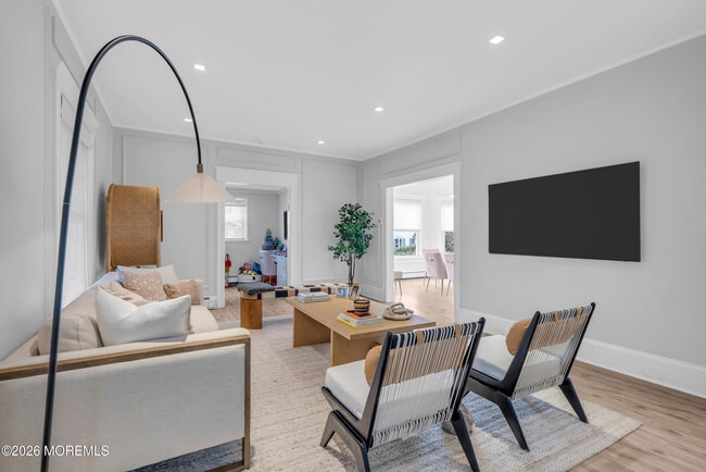 268 Roosevelt Ave