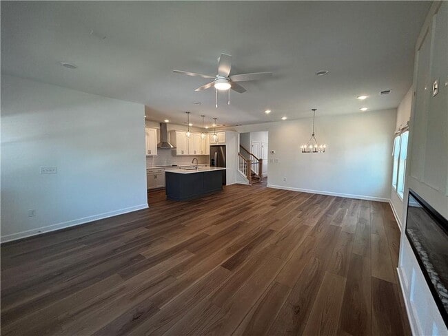 Photo - 202 Summit Ave SE