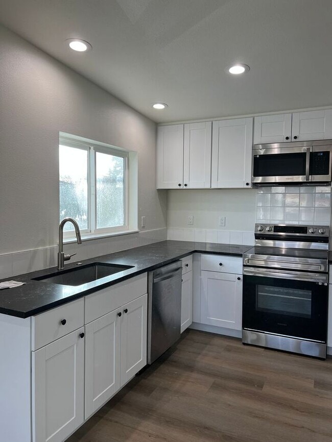 Photo - Professional Photos Coming Soon!