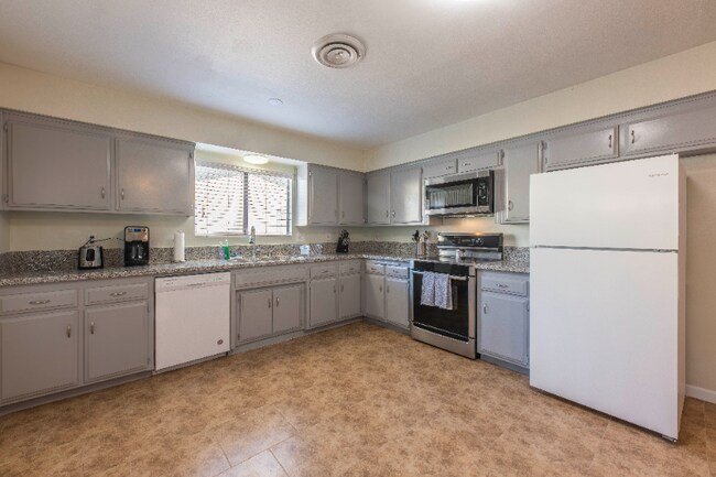 Photo - 4225 Parkwood Ct Apartamento Unidad 1