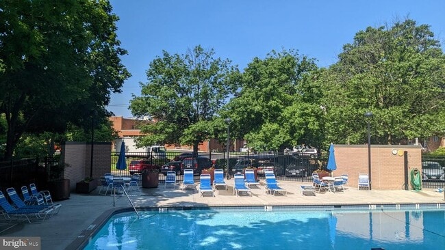 Photo - 4501 Arlington Blvd Unit 219