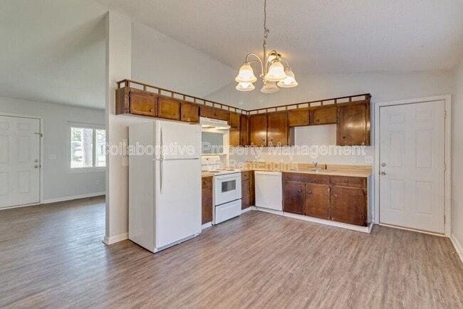 Photo - 128 Pointe S Dr