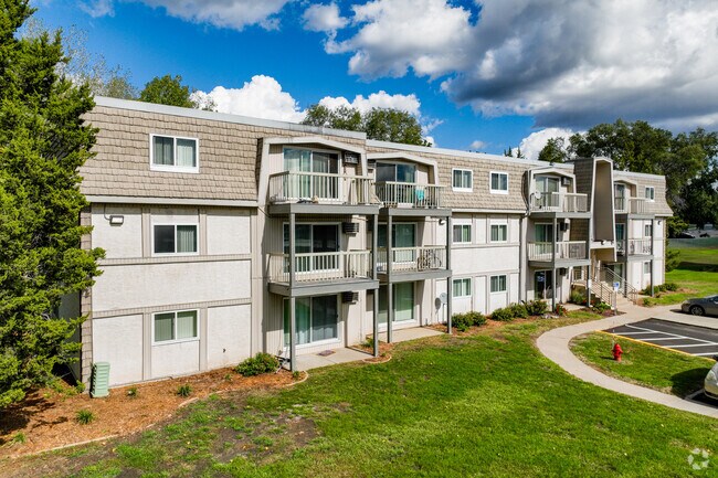 Fox Ridge Apartments - Fox Ridge Estates