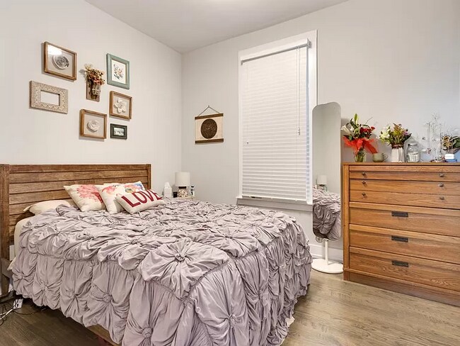 Photo - 3251 N Lakewood Ave Unidad 1F