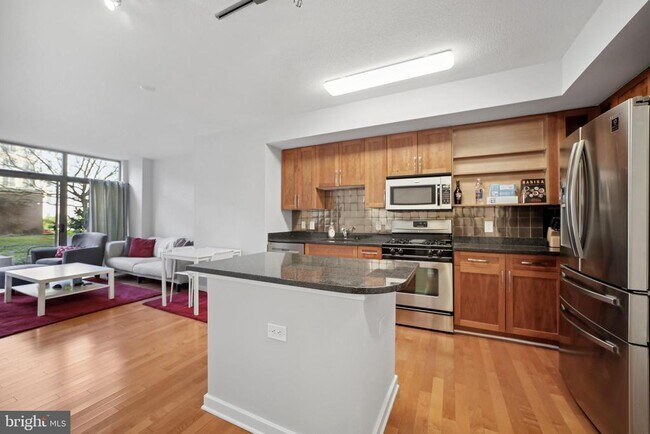 Photo - 475 K St NW Unidad 328