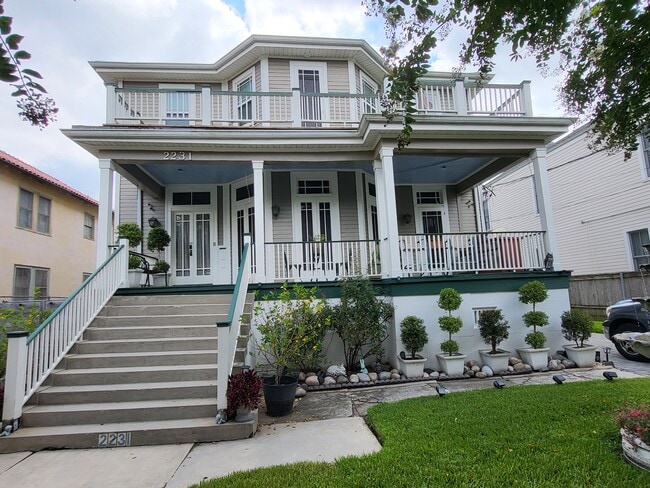 Photo - 2231 Marengo St Apartamentos Unidad C