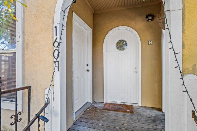 Photo - Clarksville Classic - Old School - 1 Bd/1Ba - Million Dollar Neighborhood - $1495 Unit Palma Plaza A